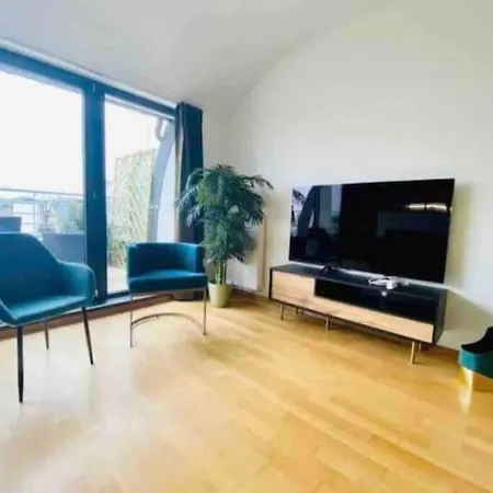 Apartment Penthouse 2 Bedrooms With Terrace & Free Parking *